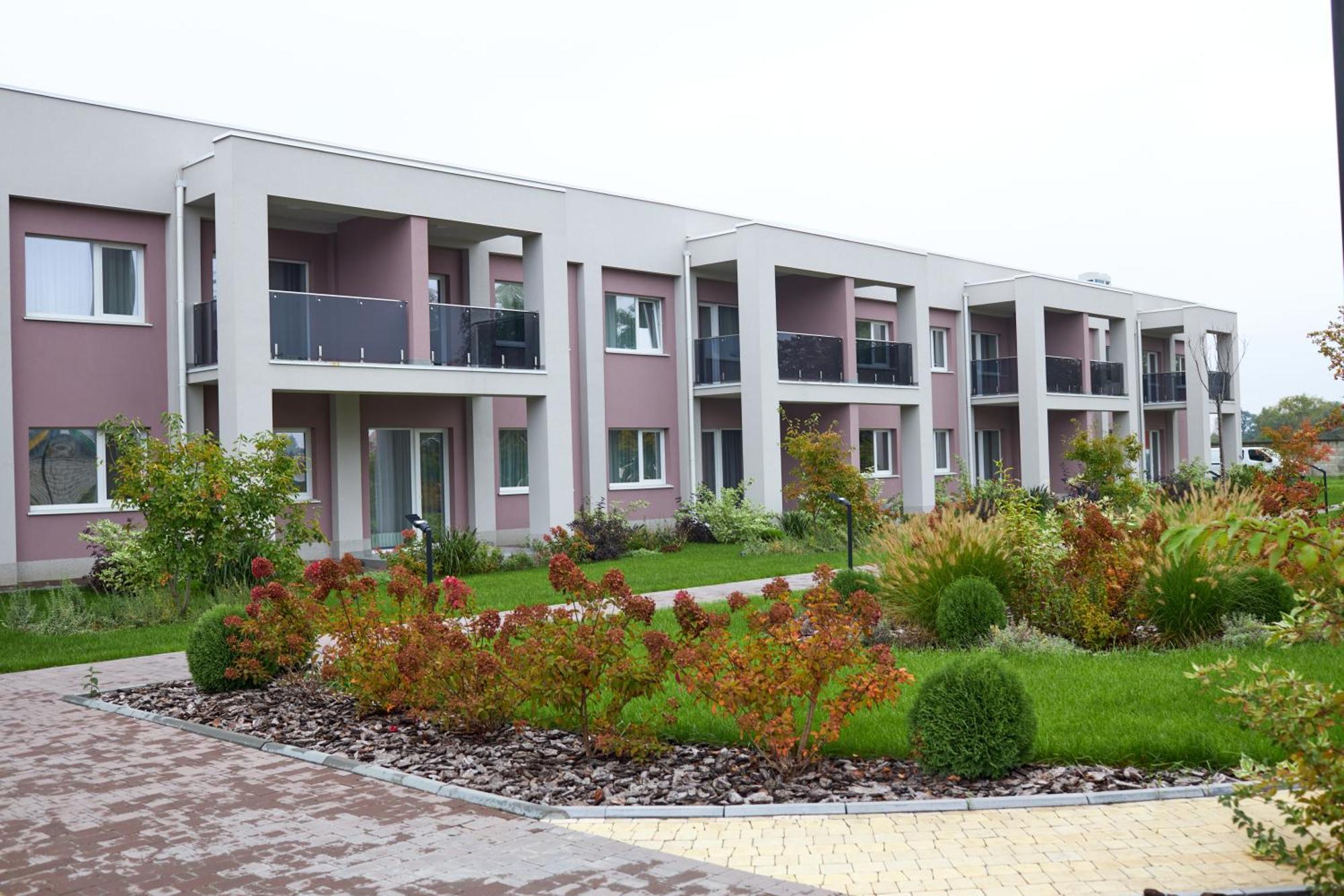 Спа-Готель Поло-Медлайф Kremenciuk Exterior foto